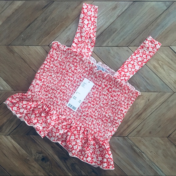 NWT Urban Outfitters Demi smocked red & white floral peplum top - Picture 4 of 4